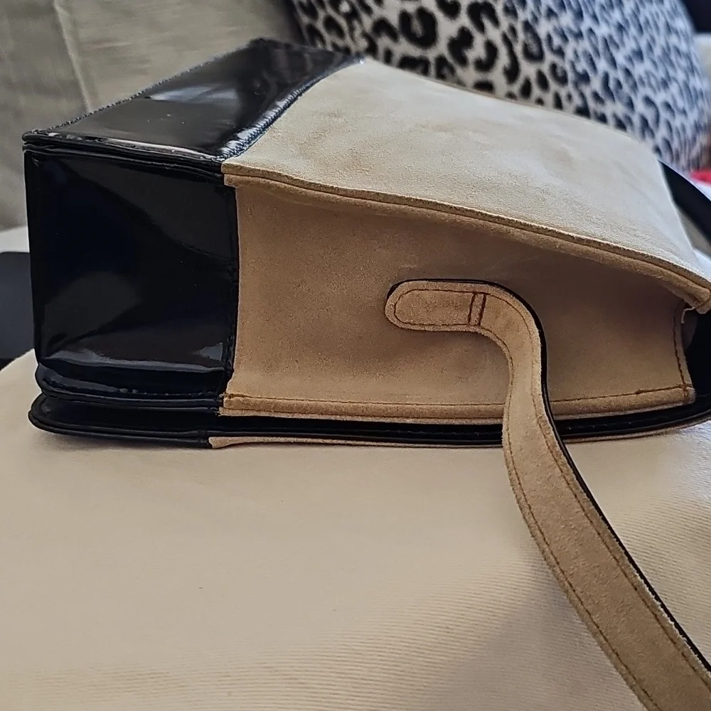 🌟CHANEL🌟 RARE AUTHENTIC Black Patent Leather Suede Flap Bag - Picture 6 of 14